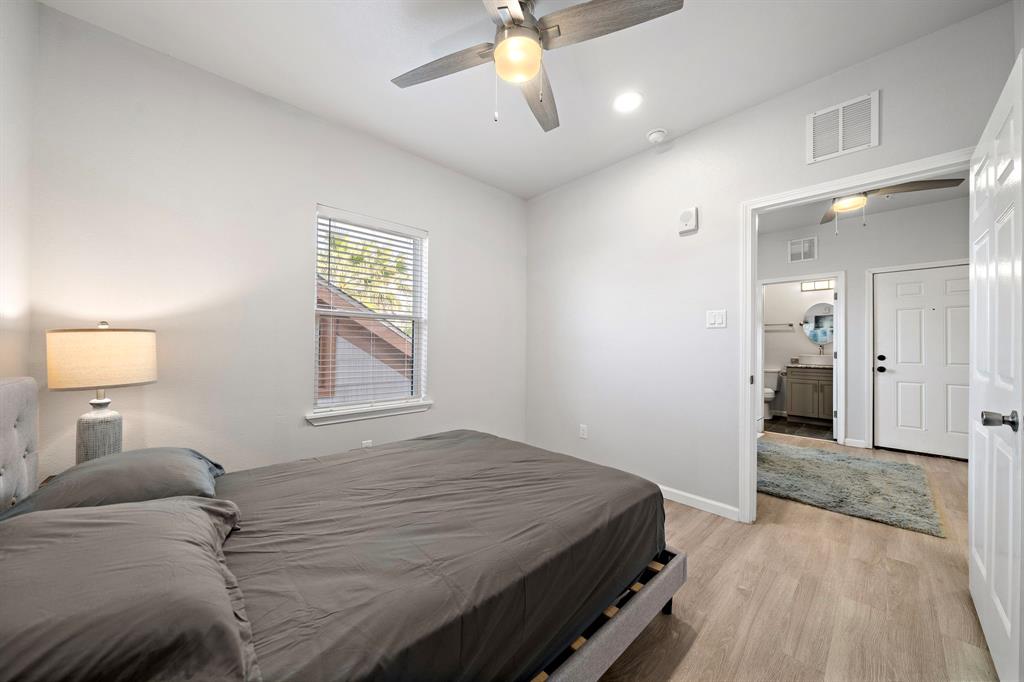 808 Sealy Avenue Property Photo 14