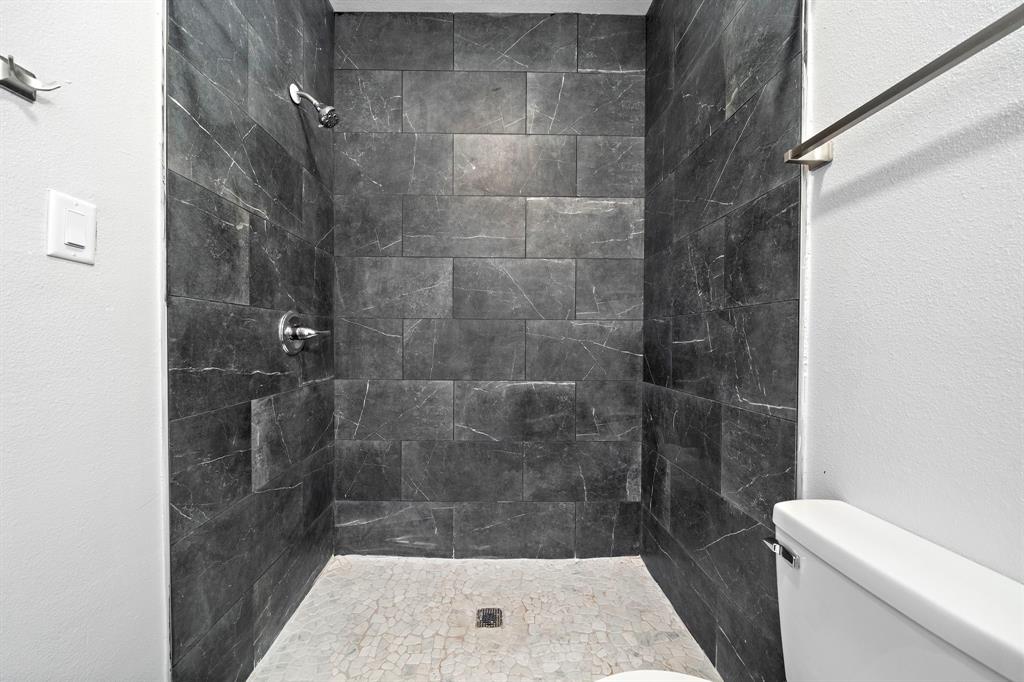 808 Sealy Avenue Property Photo 16