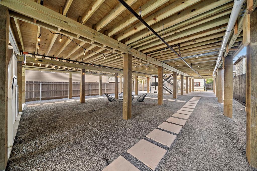 808 Sealy Avenue Property Photo 19