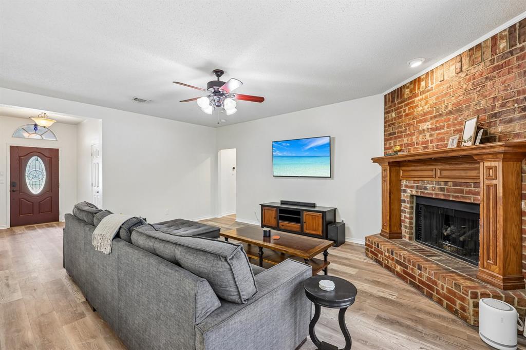 1711 Rushing Way Property Photo 6