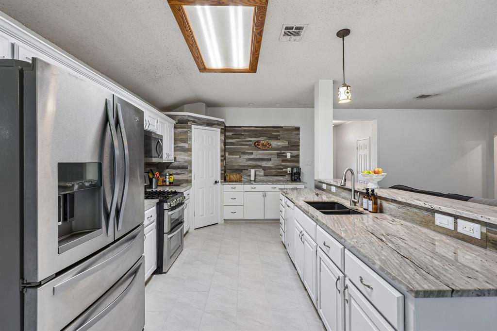 1711 Rushing Way Property Photo 9