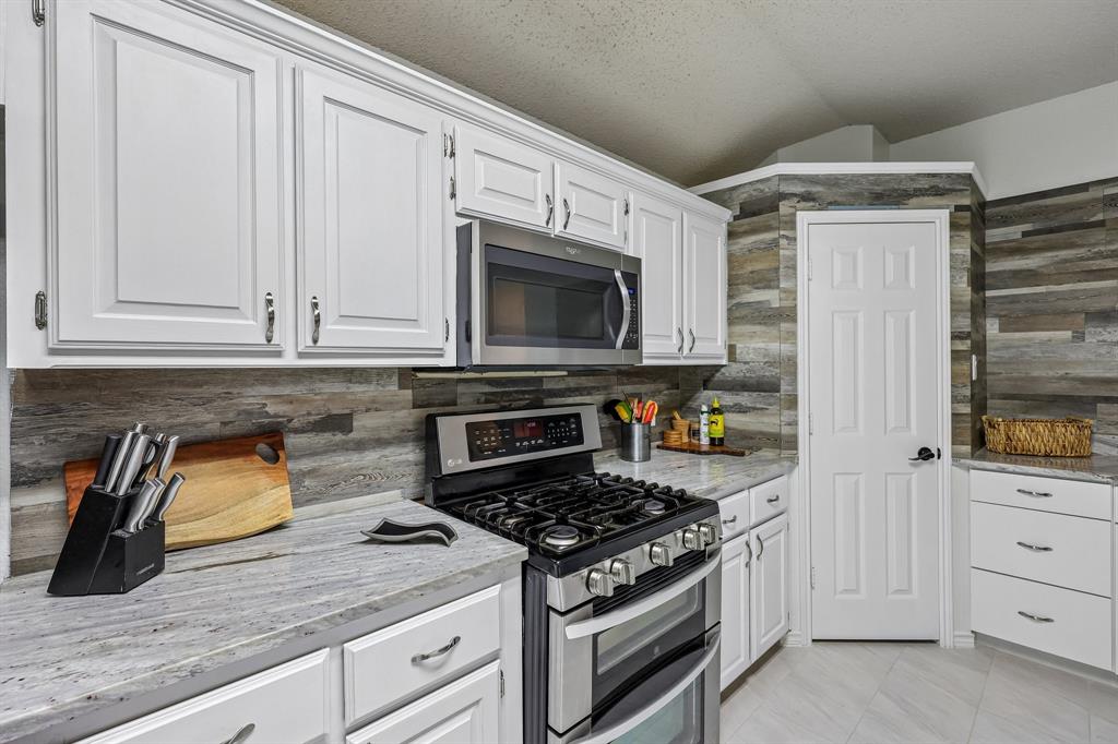 1711 Rushing Way Property Photo 10