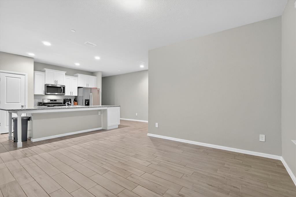 4716 Stunning Pathway Property Photo 4