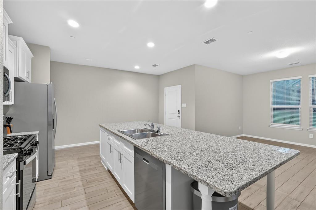 4716 Stunning Pathway Property Photo 8