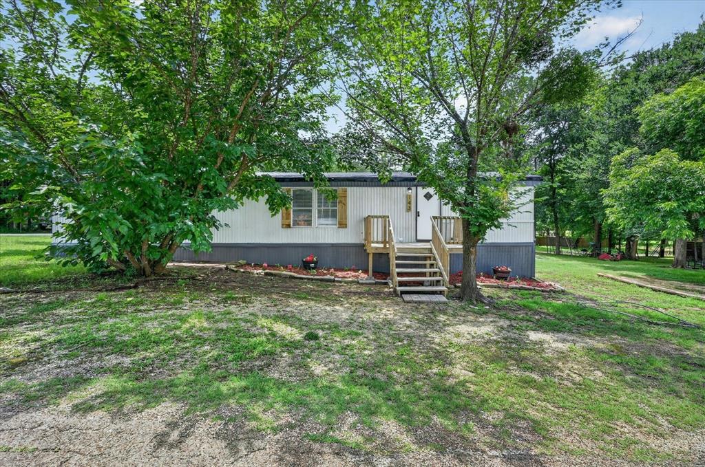 143 White Oak Street Property Photo 5