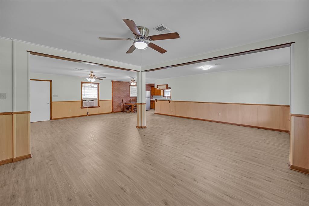 601 John Street Property Photo 6