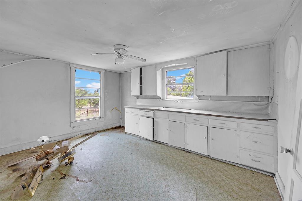 601 John Street Property Photo 33