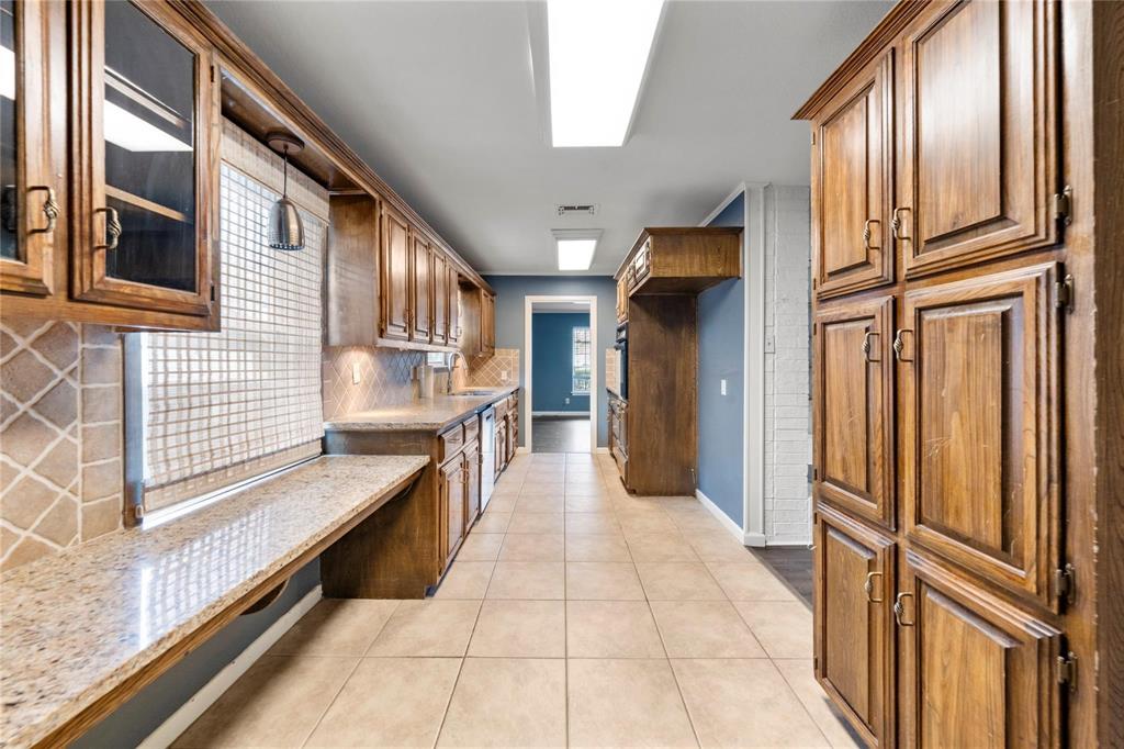 740 Wedgewood Drive Property Photo 6