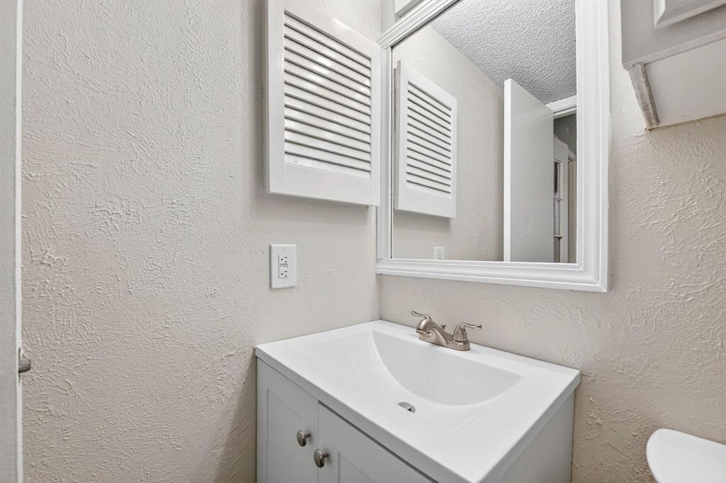9825 Walnut Street 306 Property Photo 4