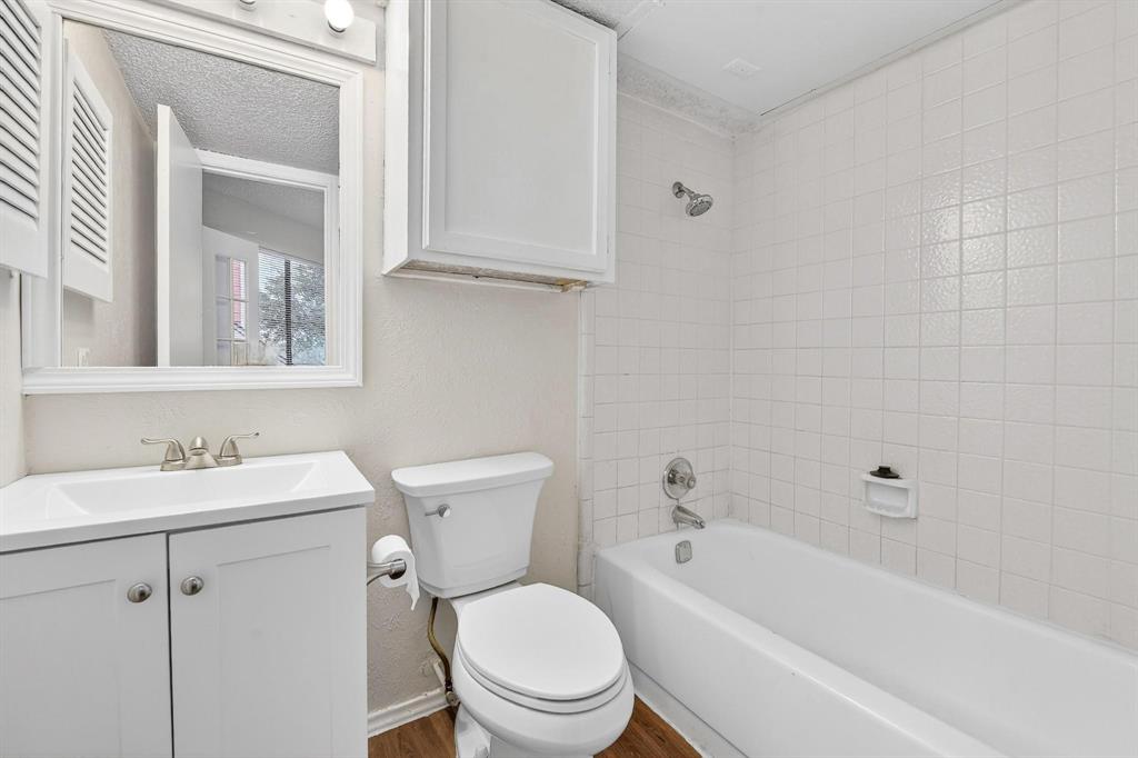 9825 Walnut Street 306 Property Photo 5