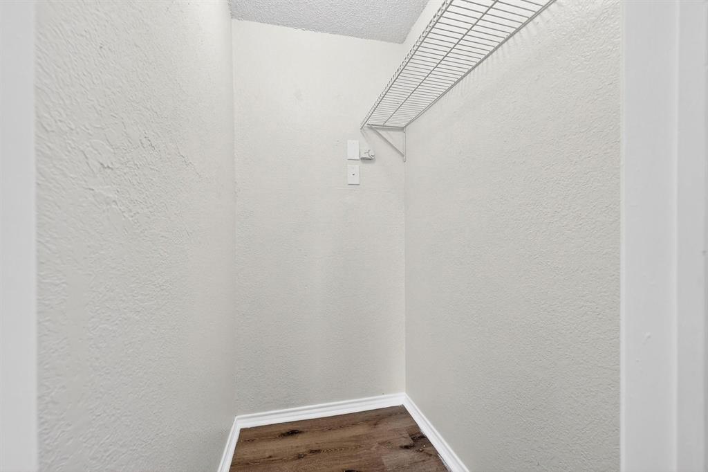 9825 Walnut Street 306 Property Photo 6