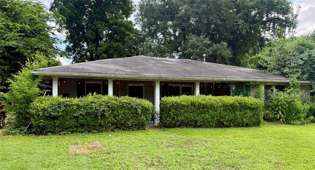 3703 Madison Park Boulevard Property Photo 1