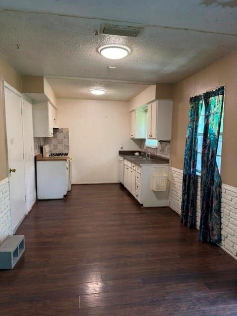 12219 Knight Drive Property Photo 7