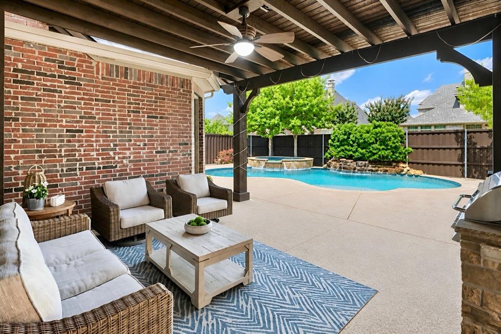 1710 Lexington Avenue Property Photo 3