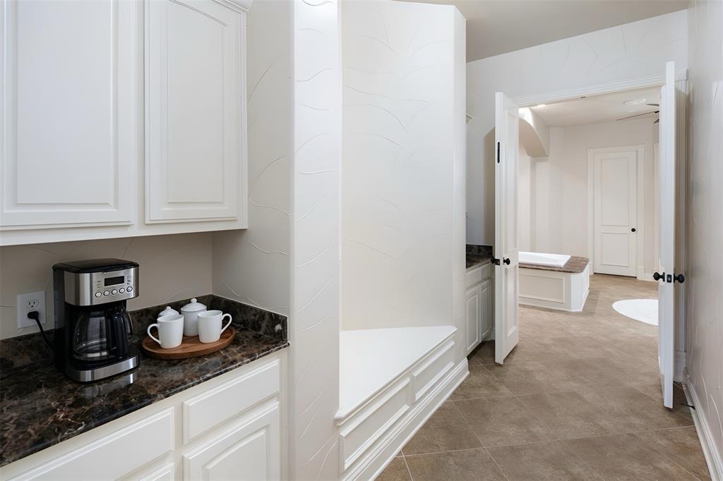 1710 Lexington Avenue Property Photo 19