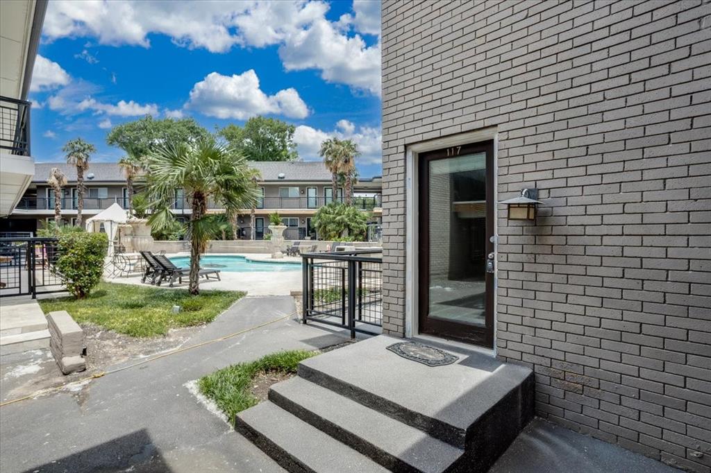 10109 Regal Park Lane 117 Property Photo 2