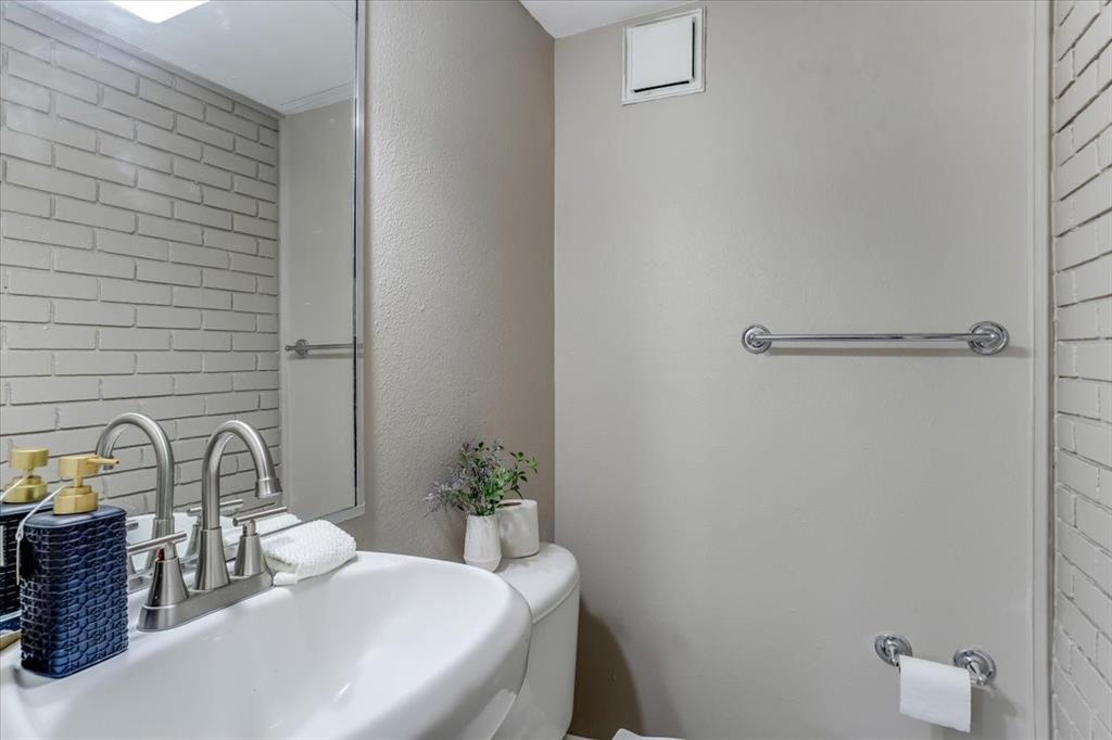 10109 Regal Park Lane 117 Property Photo 22