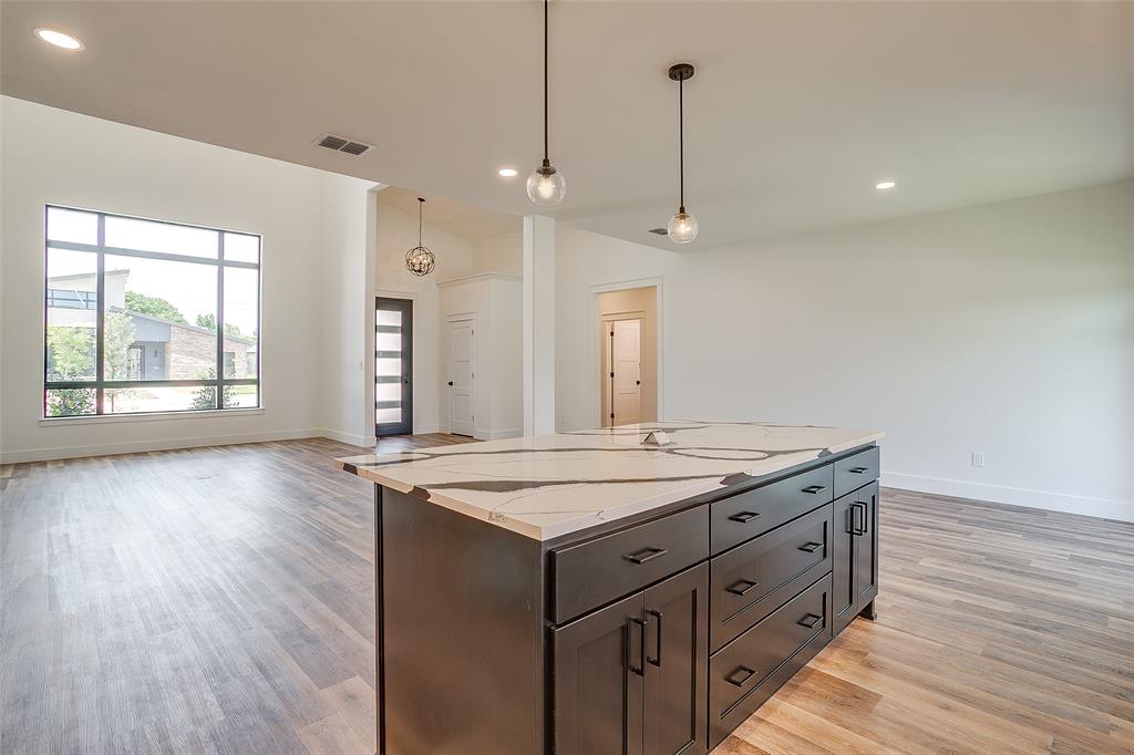 2600 Easy Street Property Photo 16
