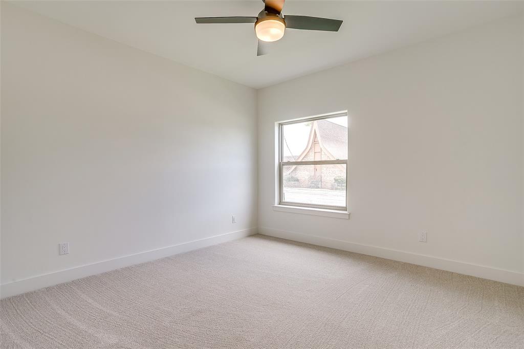 2600 Easy Street Property Photo 30