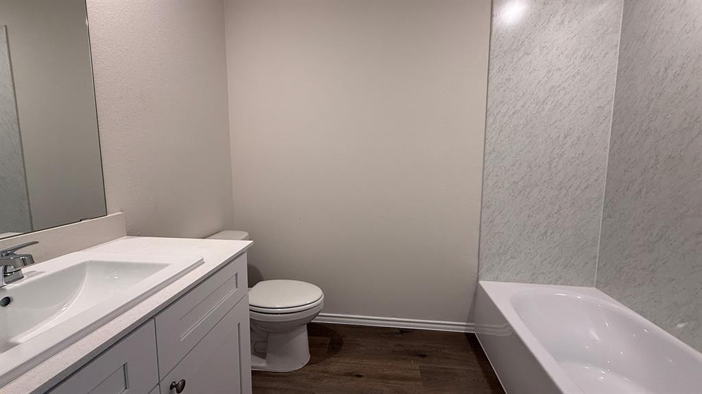 604 Edge Hill Lane Property Photo 4