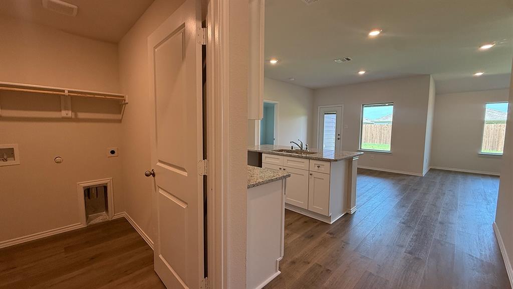 604 Edge Hill Lane Property Photo 6