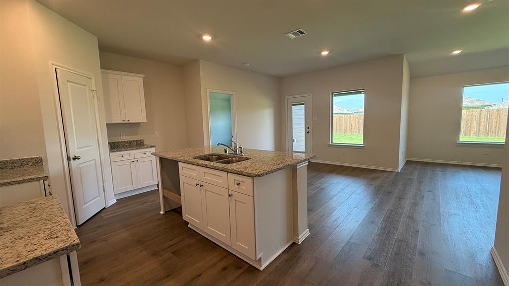 604 Edge Hill Lane Property Photo 13