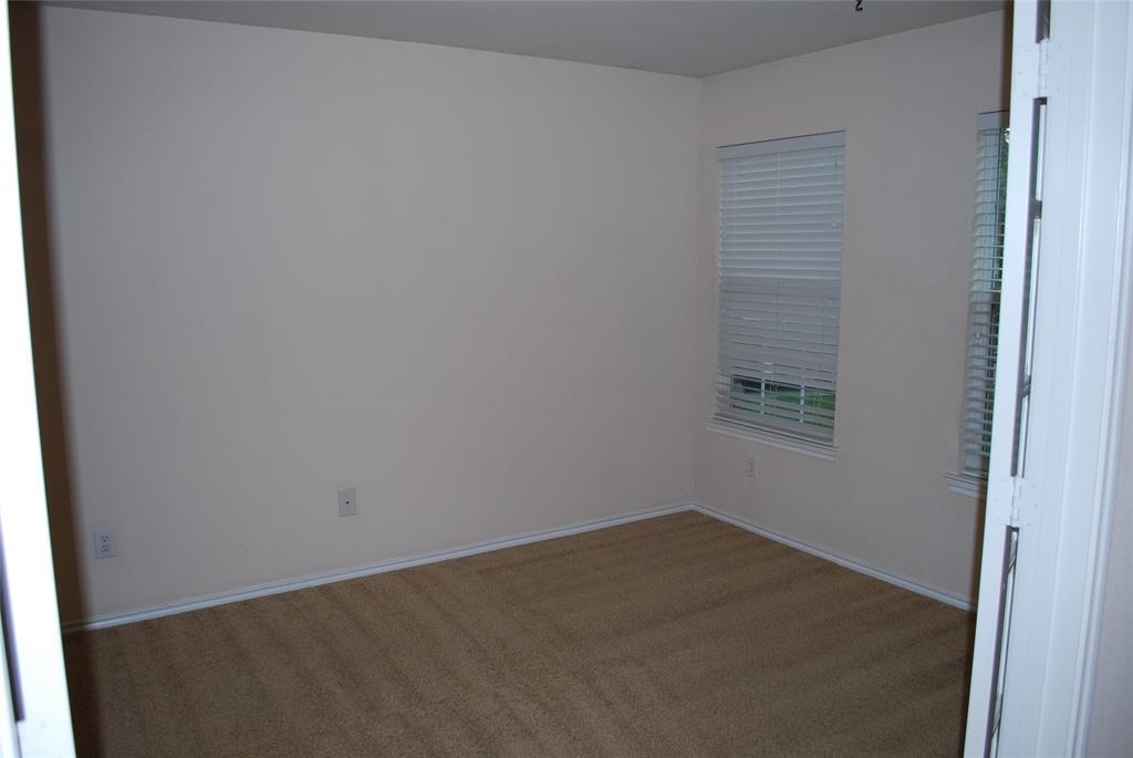 4713 Fox Sedge Lane Property Photo 3