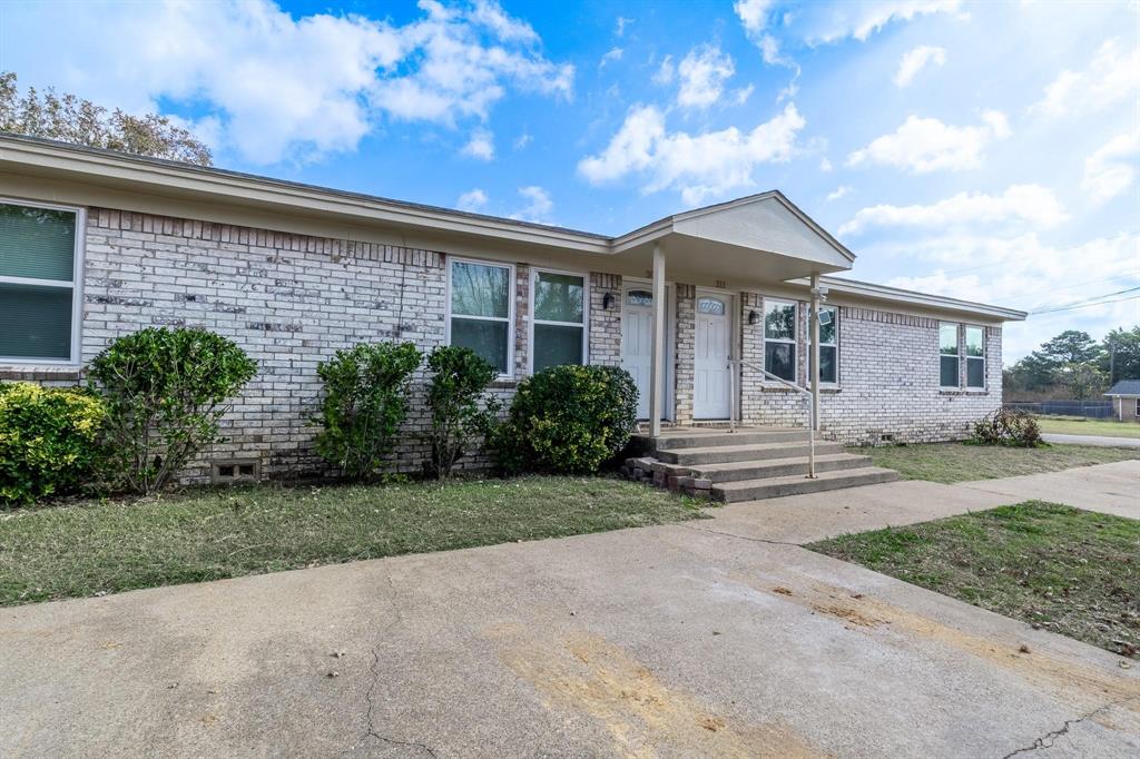 309-311 Lilac Drive Property Photo 1