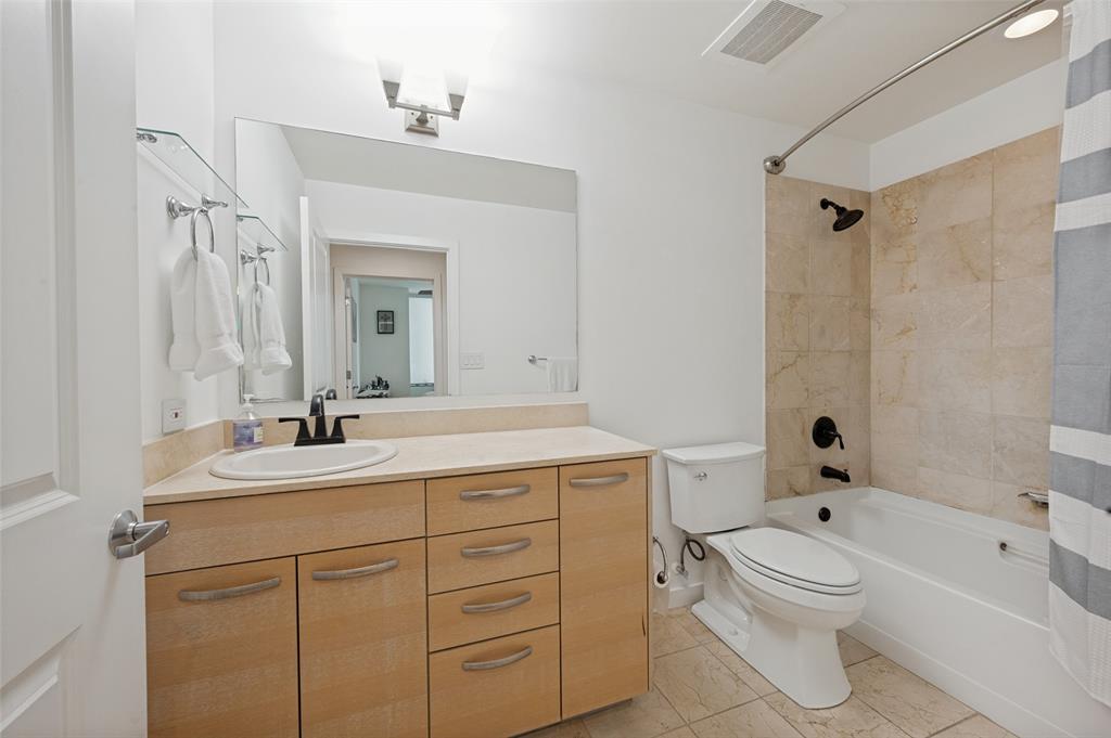 1200 Main Street 1207 Property Photo 11