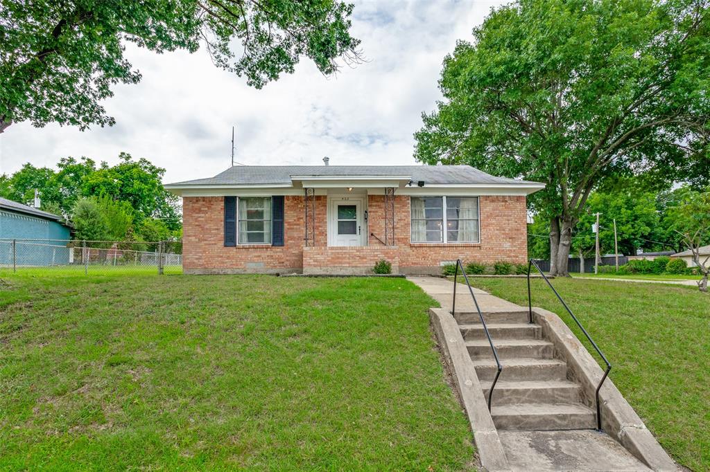 422 W Daugherty Drive Property Photo 1