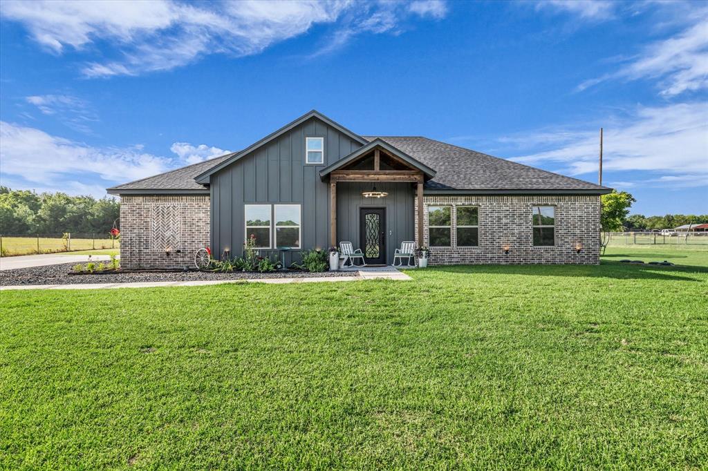 1004 Woodcock Drive Property Photo 1