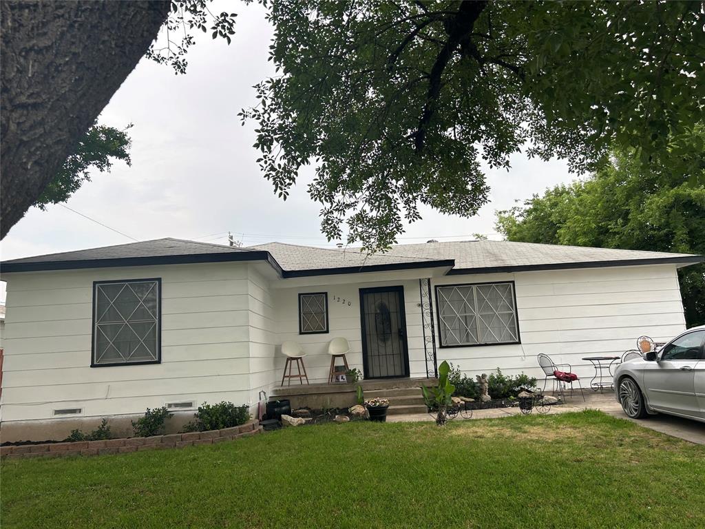 1220 Westmoreland Drive Property Photo 3