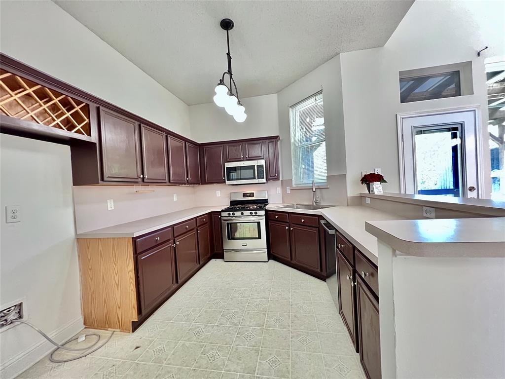 3098 Wildflower Way Property Photo 12