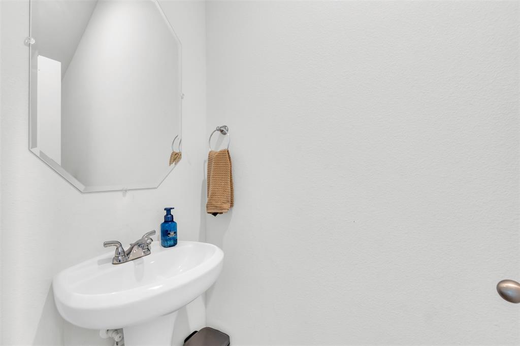 1709 Cecil Crest Lane Property Photo 5