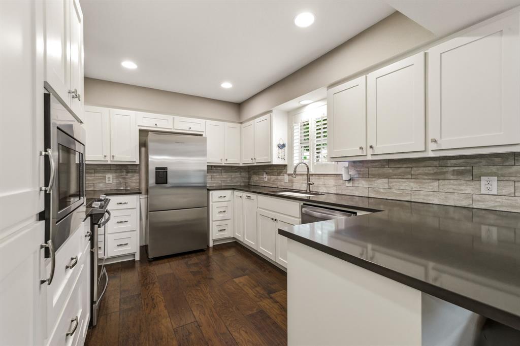 9519 Robin Meadow Drive Property Photo 8