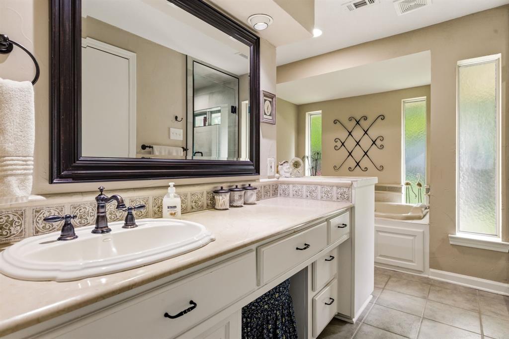 9519 Robin Meadow Drive Property Photo 17