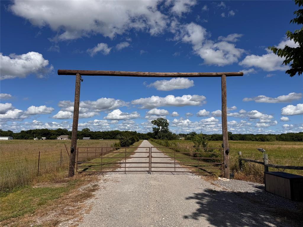 3881 Fm 815 Property Photo 4
