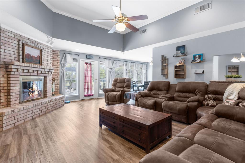 3881 Fm 815 Property Photo 6