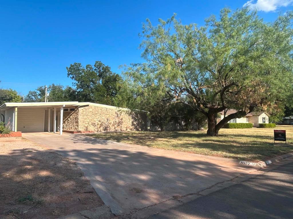 1057 Westridge Drive Property Photo 2