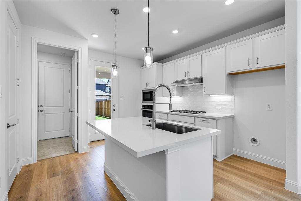 1137 Beebalm Mews Property Photo 6