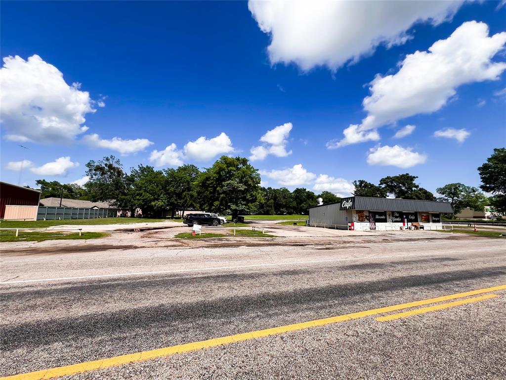 108 S Main Street Property Photo 3