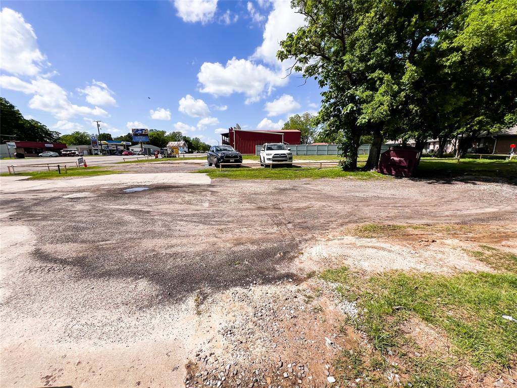 108 S Main Street Property Photo 5