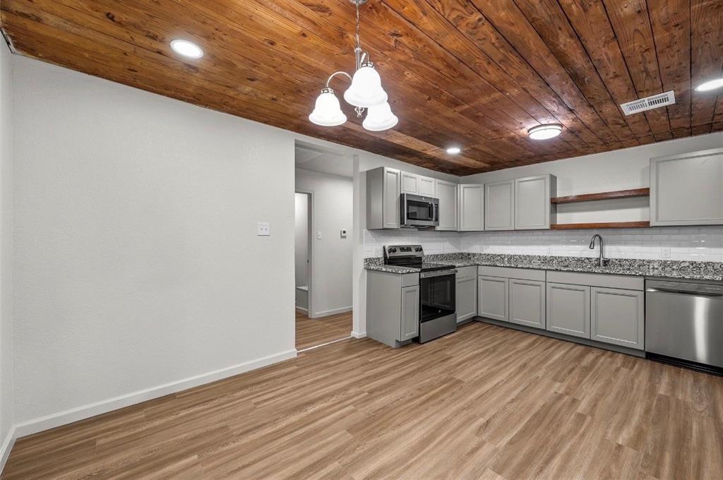 506 Rose Street Property Photo 8