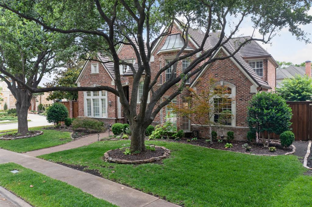 5700 Walden Drive Property Photo 3