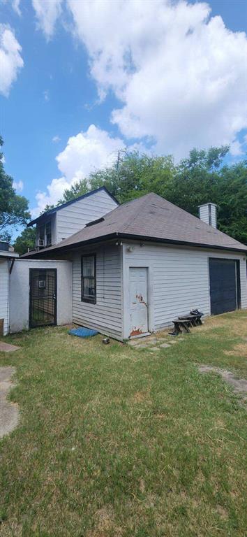2457 Elmwood Drive Property Photo 1