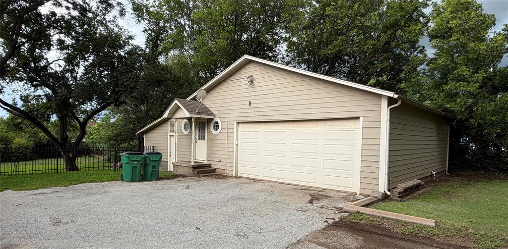 445 W Belknap Street Property Photo 4