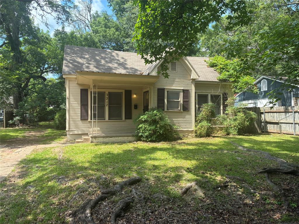 2217 Simpson Street Property Photo 1