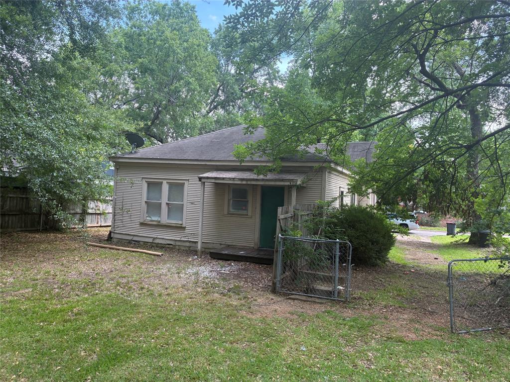 2217 Simpson Street Property Photo 12