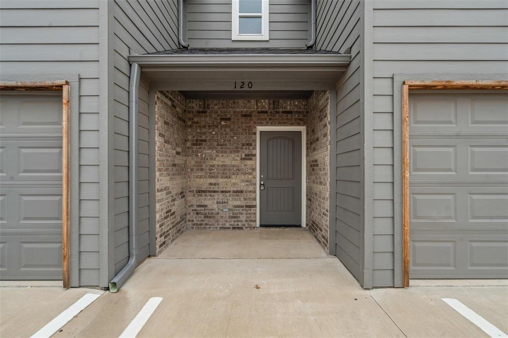 128 Abbey Park Court Property Photo 3