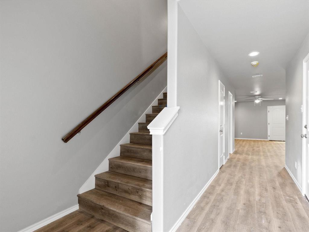 128 Abbey Park Court Property Photo 4